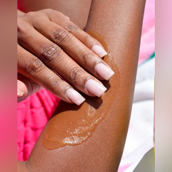 NEW Truly Beauty SpongeBob Pineapple Body Serum - Picture 5 of 7